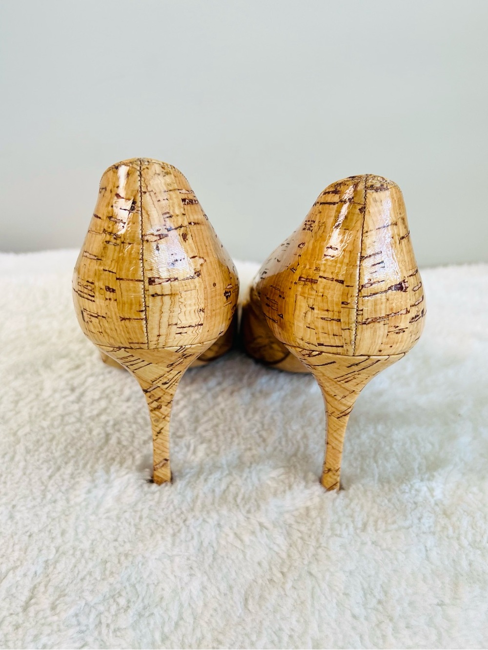 Manolo Blahnik Yellow Cork Patent Pointed Toe Pumps - Picture 4 of 10